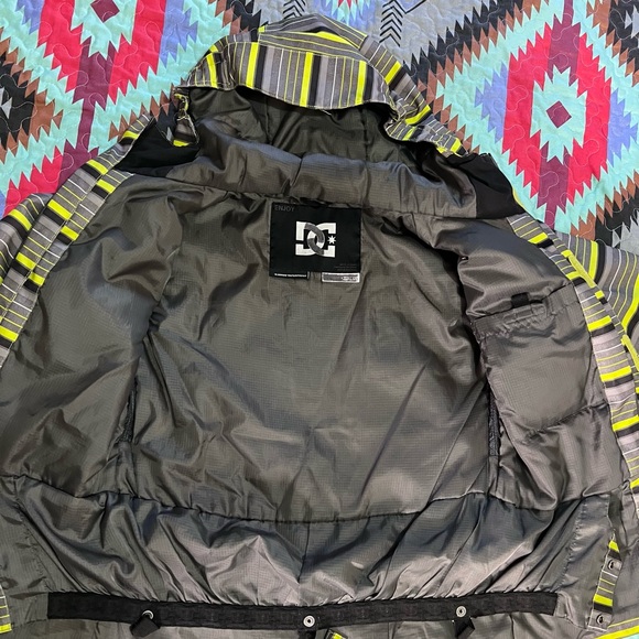 DC Ski/ Snowboard Jacket - Picture 4 of 14